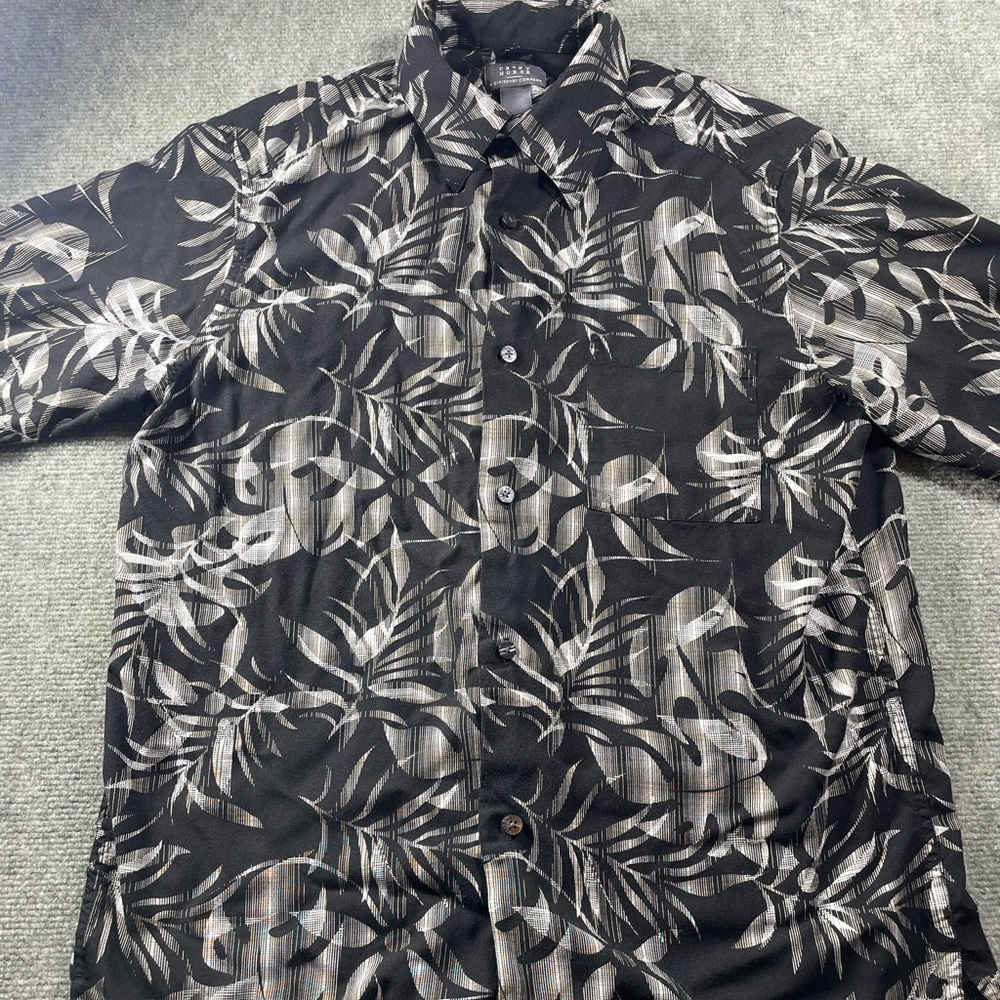 Crazy Horse Claiborne Company Men's Floral Rayon Button-Up Shirt Black Beige M